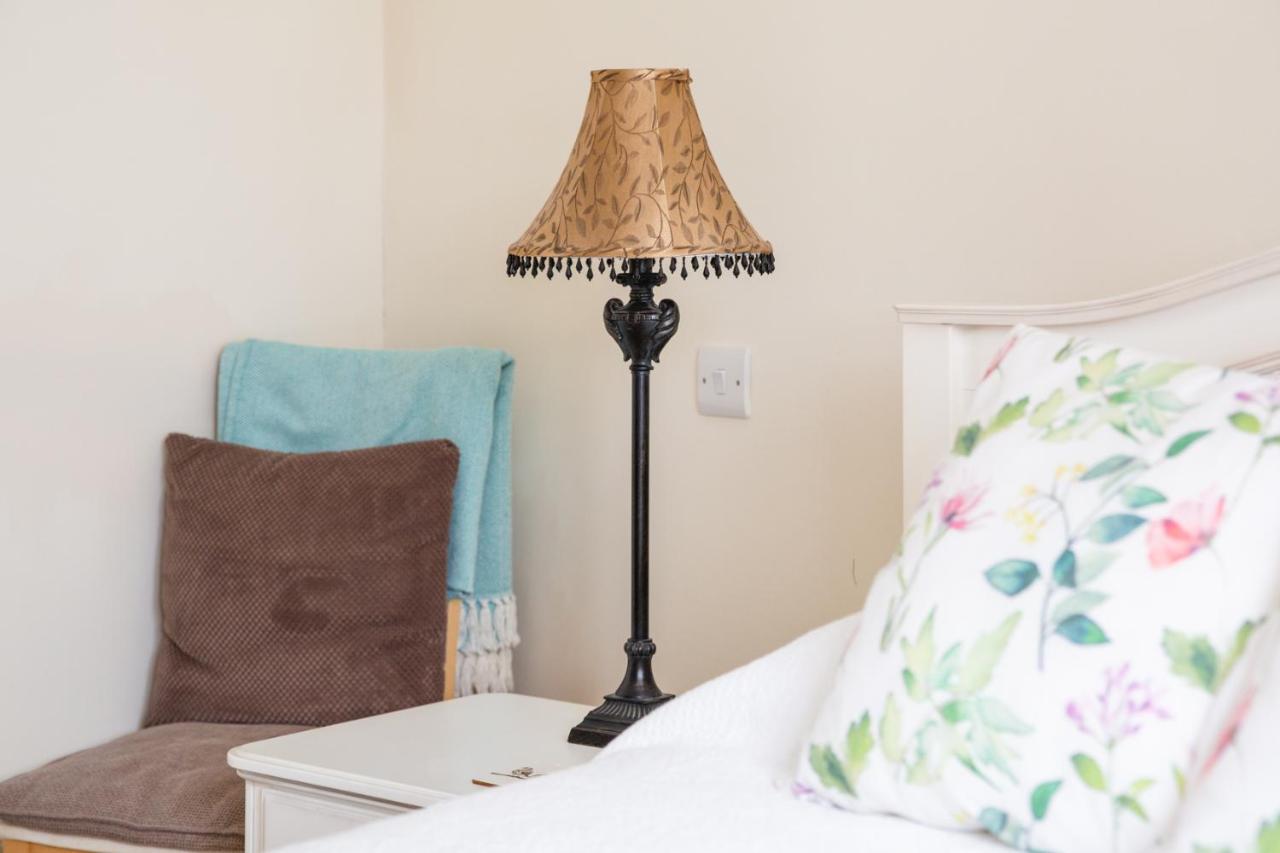 Higher Weddicott Barn Holiday Cottage - Self Catering Чагфорд Екстериор снимка