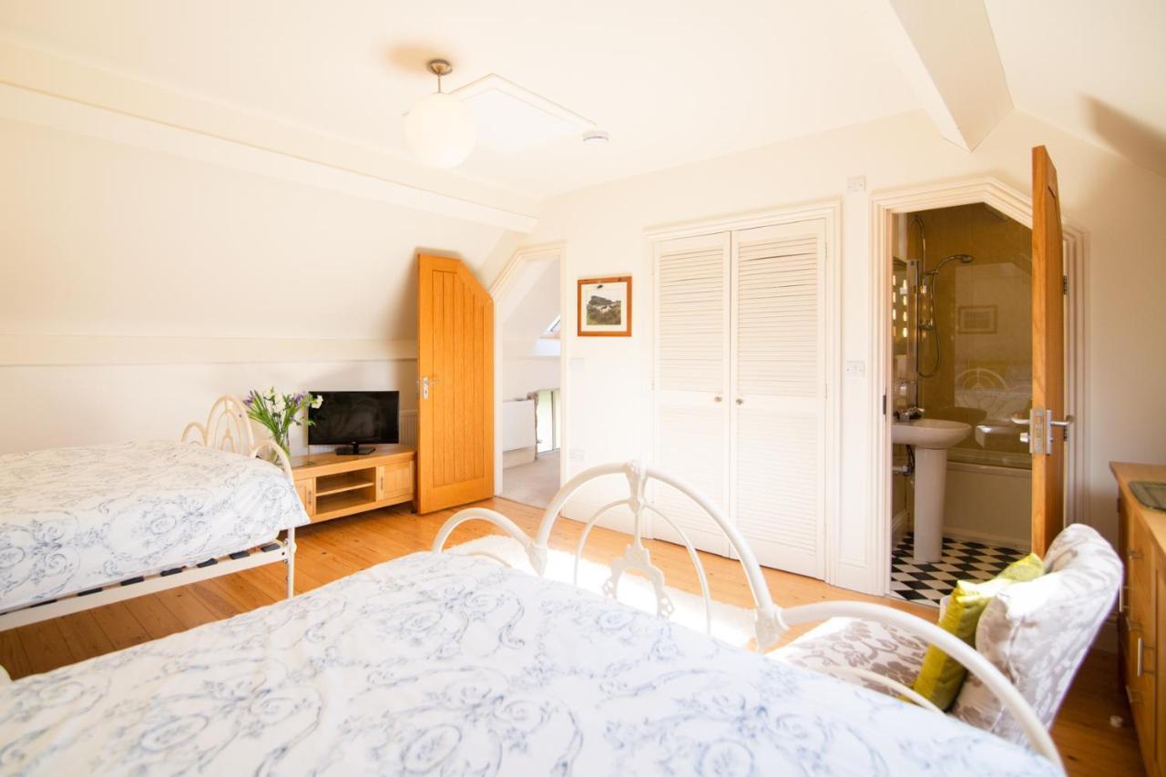 Higher Weddicott Barn Holiday Cottage - Self Catering Чагфорд Екстериор снимка