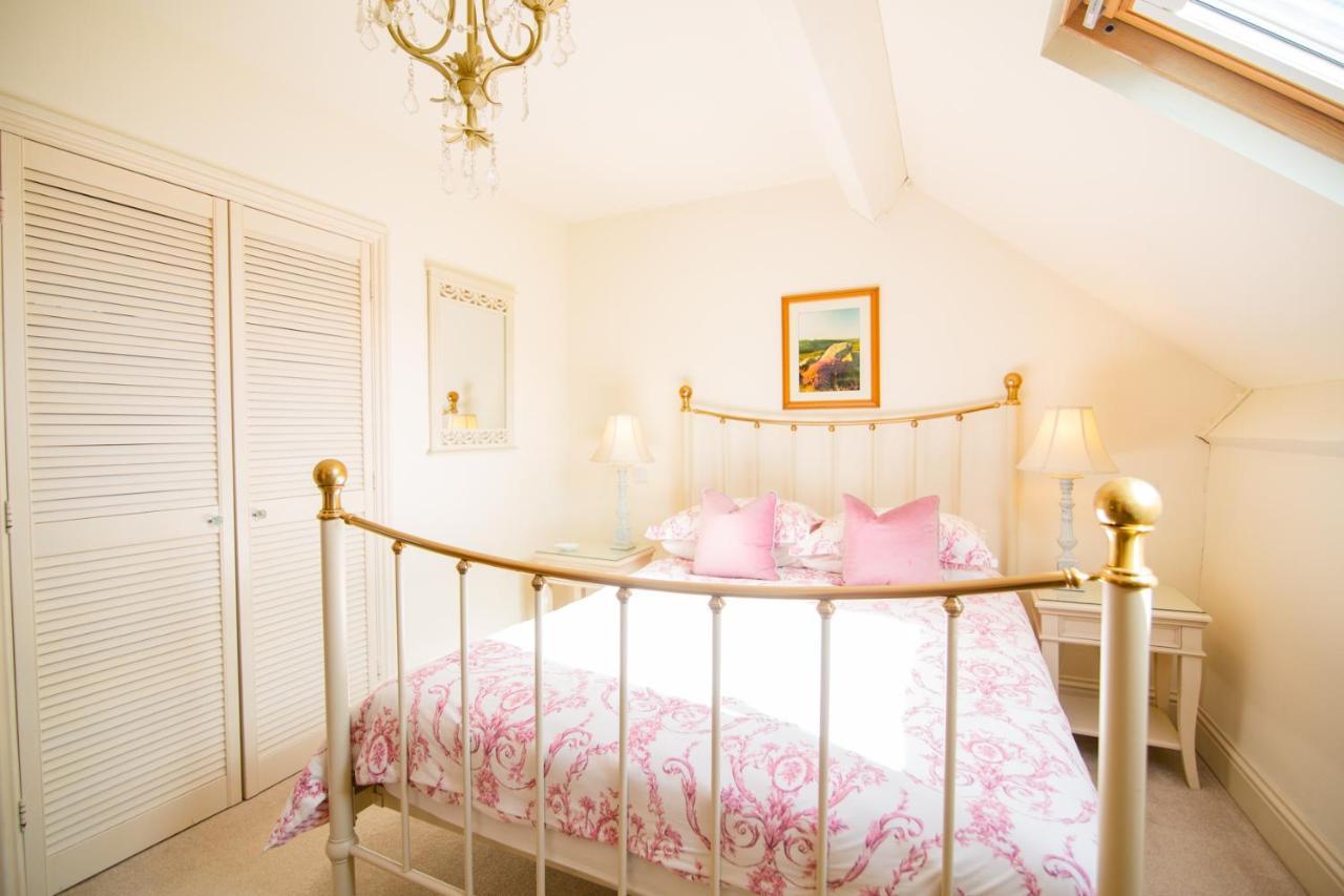 Higher Weddicott Barn Holiday Cottage - Self Catering Чагфорд Екстериор снимка