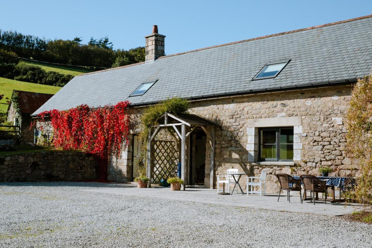 Higher Weddicott Barn Holiday Cottage - Self Catering Чагфорд Екстериор снимка