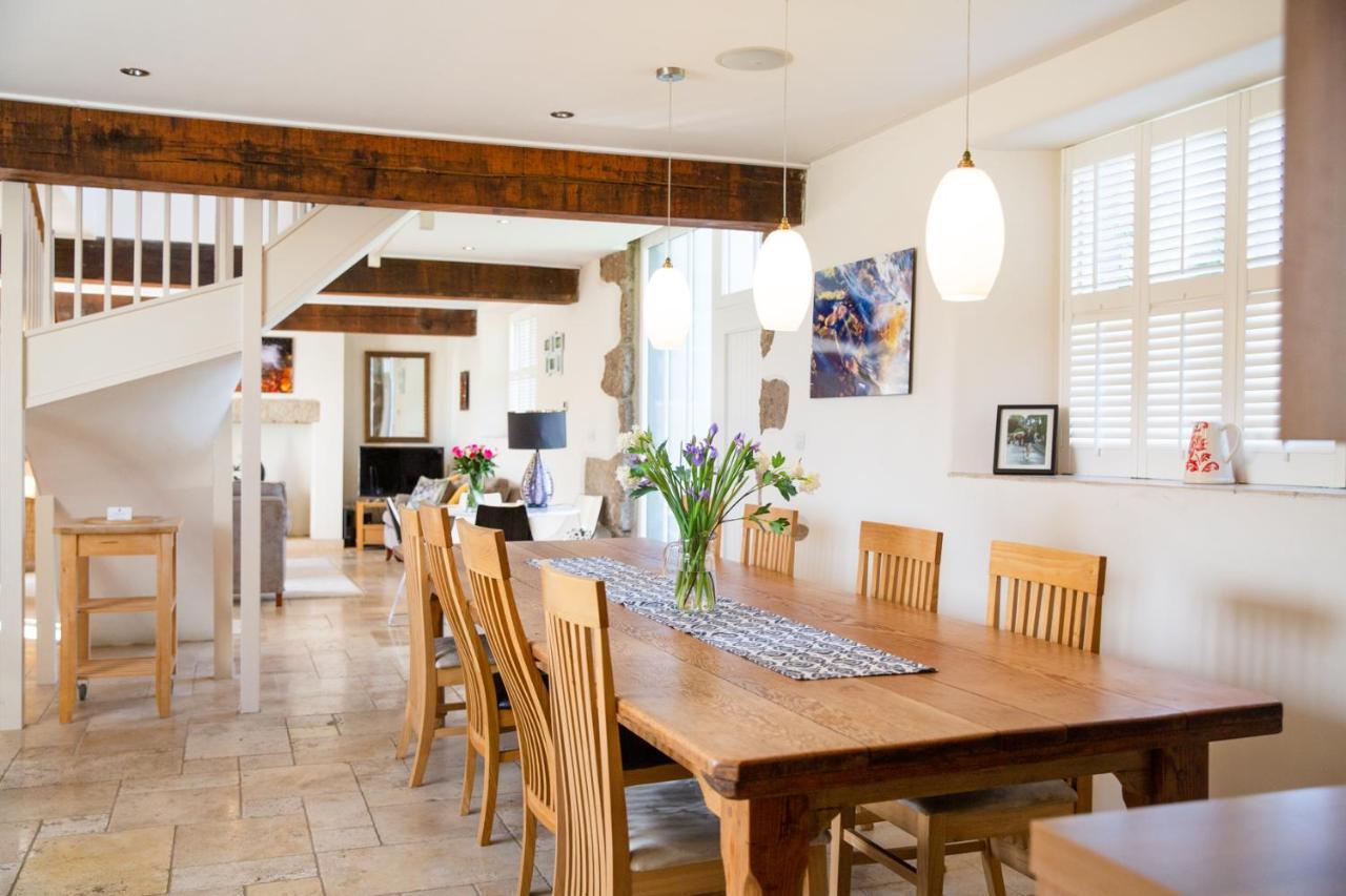 Higher Weddicott Barn Holiday Cottage - Self Catering Чагфорд Екстериор снимка