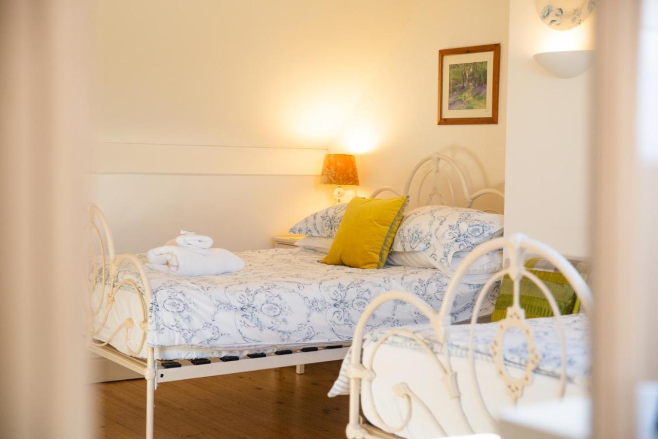 Higher Weddicott Barn Holiday Cottage - Self Catering Чагфорд Екстериор снимка