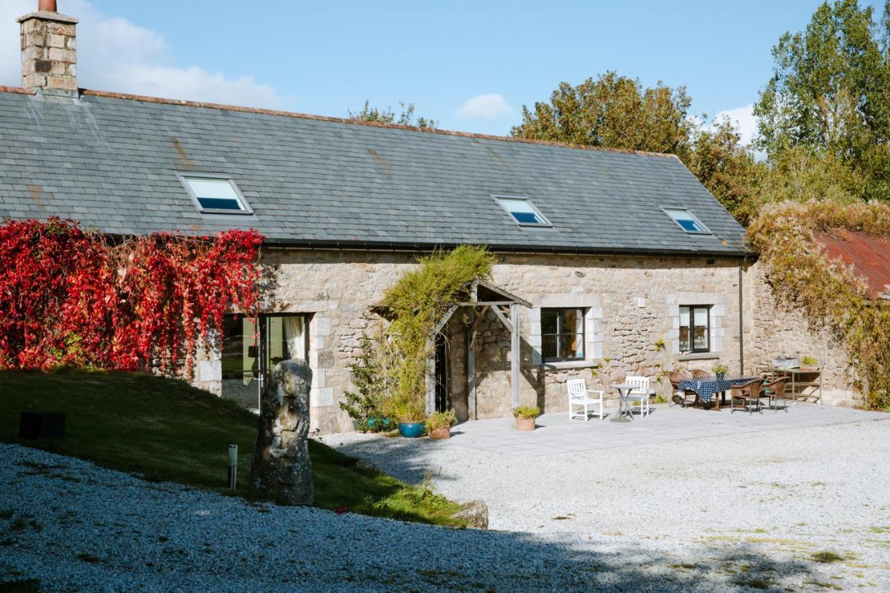 Higher Weddicott Barn Holiday Cottage - Self Catering Чагфорд Екстериор снимка