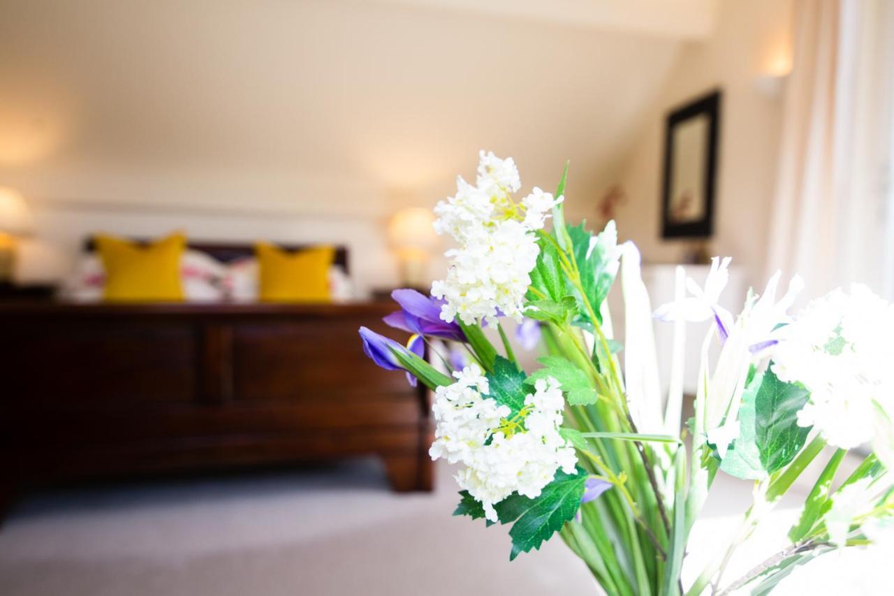 Higher Weddicott Barn Holiday Cottage - Self Catering Чагфорд Екстериор снимка