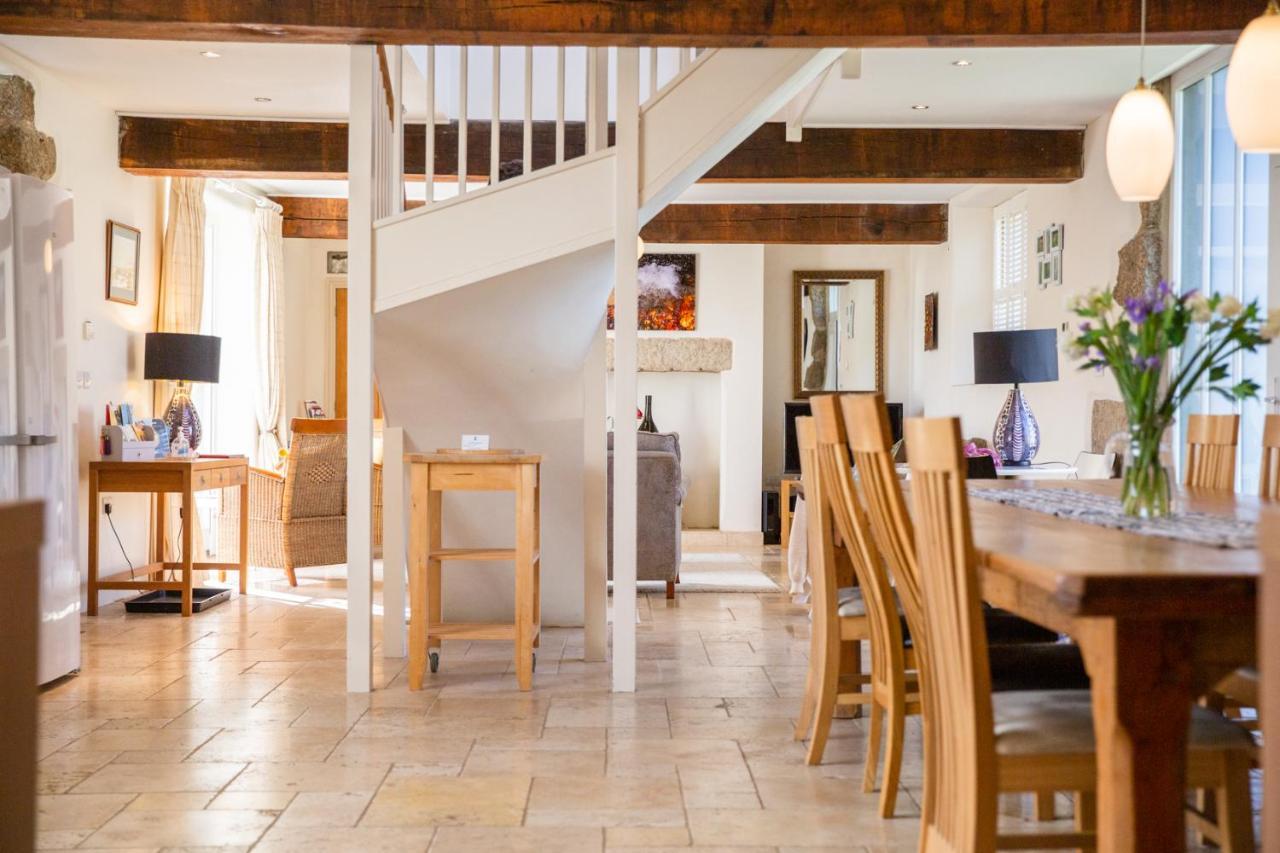 Higher Weddicott Barn Holiday Cottage - Self Catering Чагфорд Екстериор снимка
