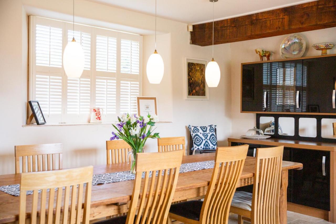 Higher Weddicott Barn Holiday Cottage - Self Catering Чагфорд Екстериор снимка