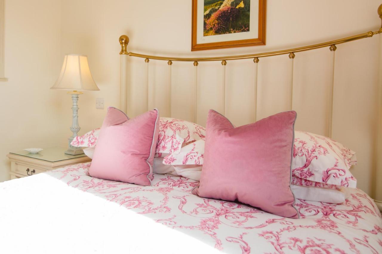 Higher Weddicott Barn Holiday Cottage - Self Catering Чагфорд Екстериор снимка