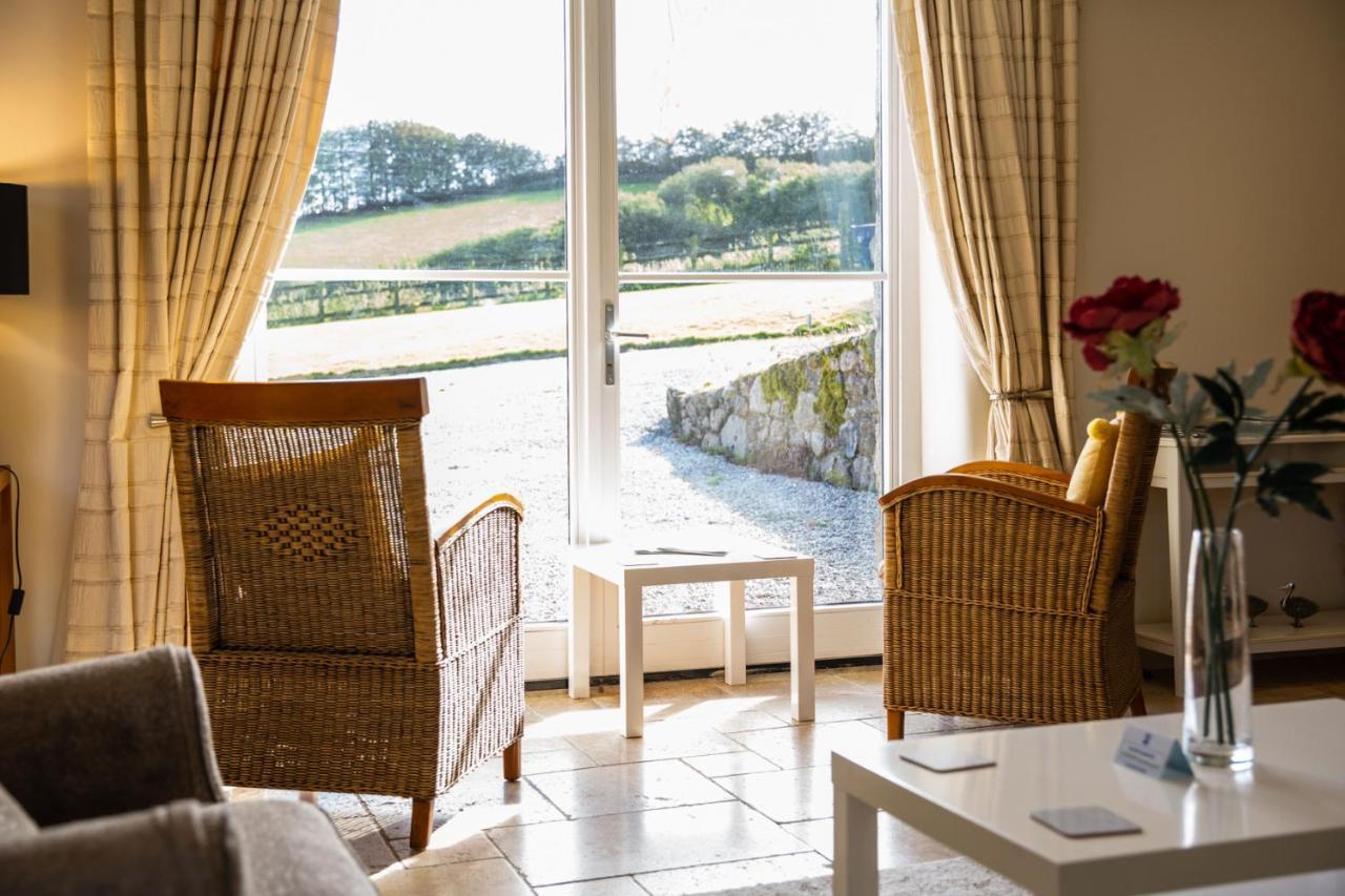 Higher Weddicott Barn Holiday Cottage - Self Catering Чагфорд Екстериор снимка