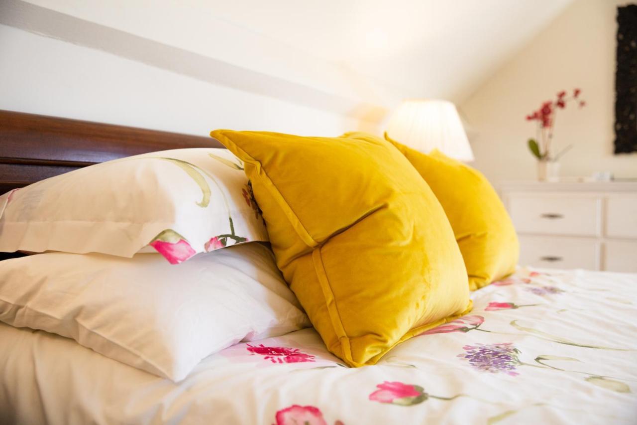 Higher Weddicott Barn Holiday Cottage - Self Catering Чагфорд Екстериор снимка
