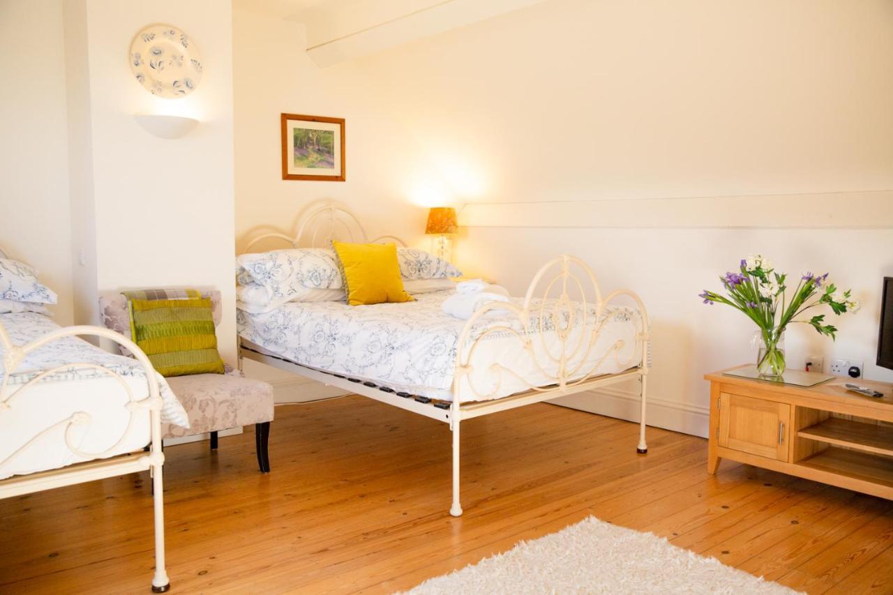 Higher Weddicott Barn Holiday Cottage - Self Catering Чагфорд Екстериор снимка